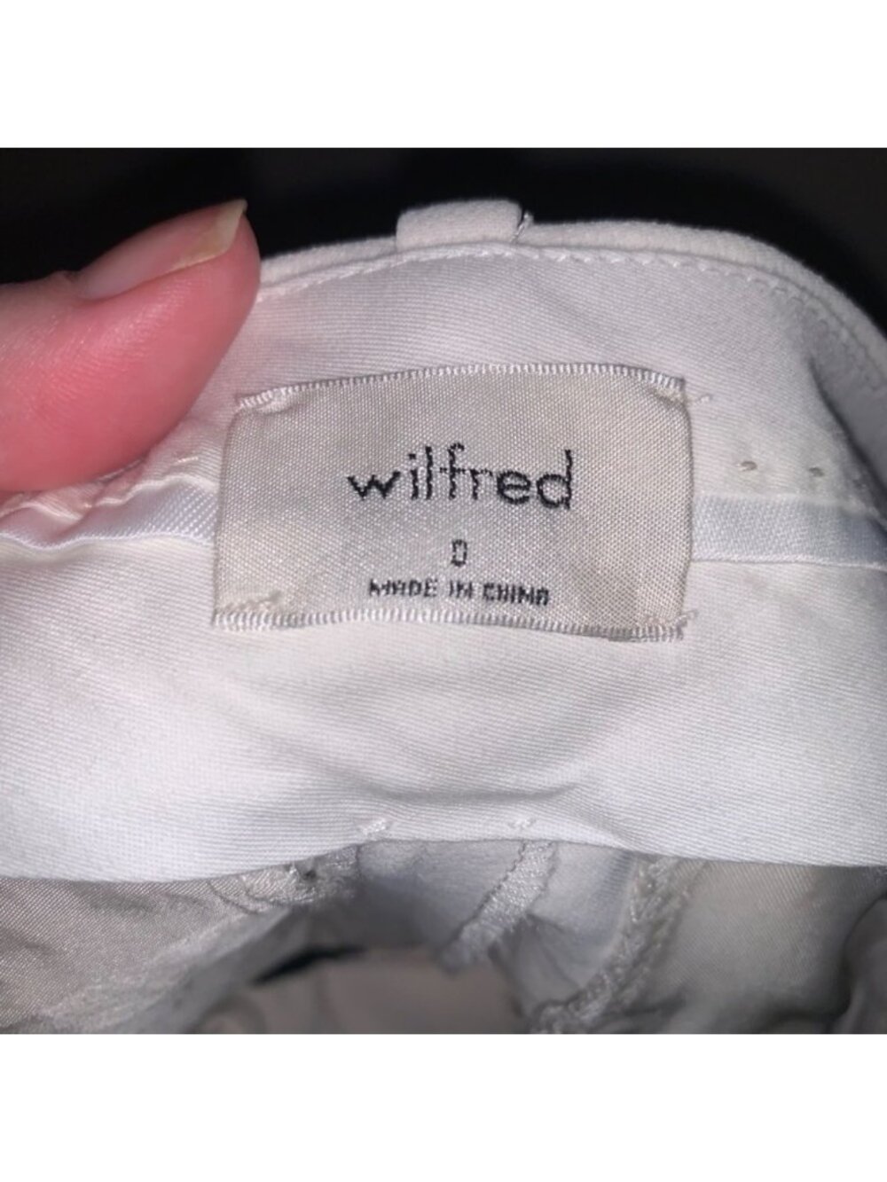 Wilfred The Effortless Short Mini High-waisted Japanese crepe shorts - Picture 5 of 9